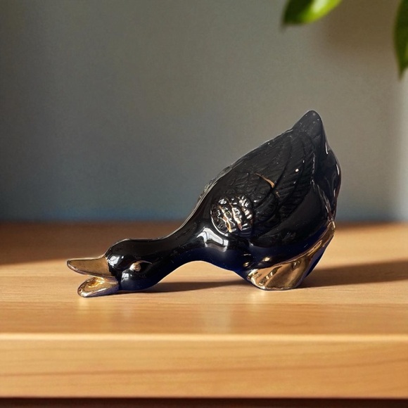 Vintage Ceramic Duck Figurine Black Gold Accents 3"x 6" MCM - Picture 1 of 5